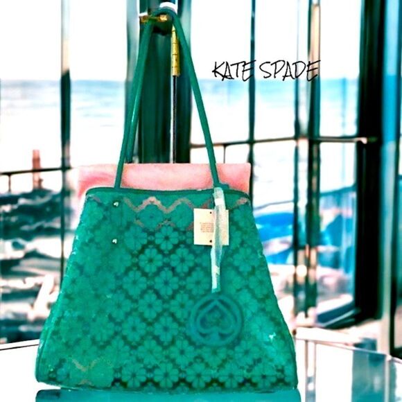 KATE SPADE NWT EXTRA LARGE FIGI GREEN EVERYTHING SEE THROUGH VINYL TOTE HANDBAG - Picture 5 of 10